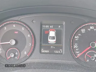 2021 Volkswagen Passat SE z VIN 1VWSA7A30MC016627, wystawiony jako IAAI lot #41904846 z przebiegiem 56 969 mil mil oraz . Historia ofert i sprzedaży dostępna na DreamBid. Obrazek 15.