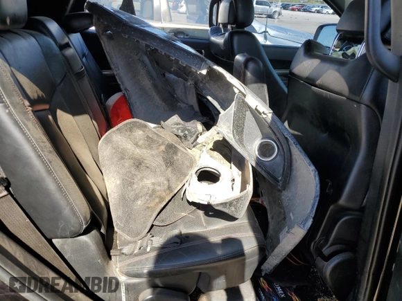2014 Dodge Durango R/T z VIN 1C4SDJCT4EC318329, wystawiony jako Copart lot #55037725 z przebiegiem 224 058 mil mil oraz Szkoda całkowita • Salvage title. Historia ofert i sprzedaży dostępna na DreamBid. Obrazek 10.