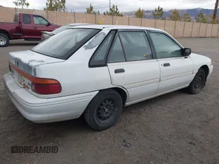 1993 Ford Escort z VIN 1FAPP14J0PW114239, wystawiony jako IAAI lot #41473100 z przebiegiem 98 559 mil mil oraz . Historia ofert i sprzedaży dostępna na DreamBid. Obrazek 4.
