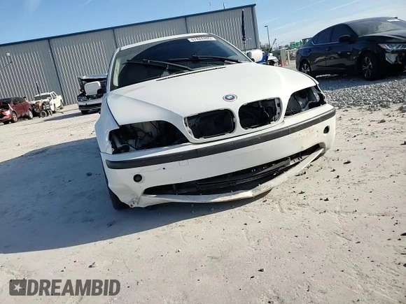 2003 BMW 3 Series 325i with VIN WBAET37403NJ26127, listed as a Copart auction lot 47424405 with 188,877 mi miles and Salvage Title. Bid and sale history available at carsss.com. Image 10.