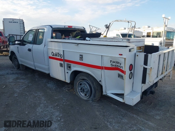 2017 Ford F-350 with VIN 1FT7X3A64HED21245, listed as a IAAI auction lot 41624705 with 123,691 mi miles and . Bid and sale history available at DreamBid. Image 3.