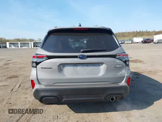 2025 Subaru Forester Touring с VIN JF2SLDTCXSH472743, выставлен на аукционе IAAI как лот 42115023 с пробегом 1 247 миль миль и . История ставок и продаж доступна на DreamBid. Изображение 16.
