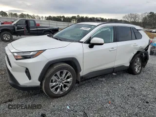 2024 Toyota RAV4 XLE Premium with VIN 2T3A1RFV1RW424658, listed as a Copart auction lot 43164885 with 17,701 mi miles and Salvage Title. Bid and sale history available at carsss.com. Image 1.