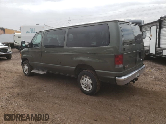 2005 Ford Econoline Passenger XL with VIN 1FBNE31L75HA17246, listed as a Copart auction lot 46470884 with 194,029 mi miles and Salvage Title. Bid and sale history available at carsss.com. Image 2.