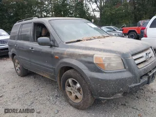 2008 Honda Pilot SE with VIN 5FNYF28318B003000, listed as a IAAI auction lot 40577303 with 1 mi miles. Bid and sale history available at carsss.com. Image 1.