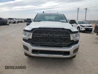 2022 Ram 3500 Tradesman with VIN 3C63R3GLXNG163592, listed as a Copart auction lot 47757715 with 25,067 mi miles and Salvage Title. Bid and sale history available at carsss.com. Image 5.