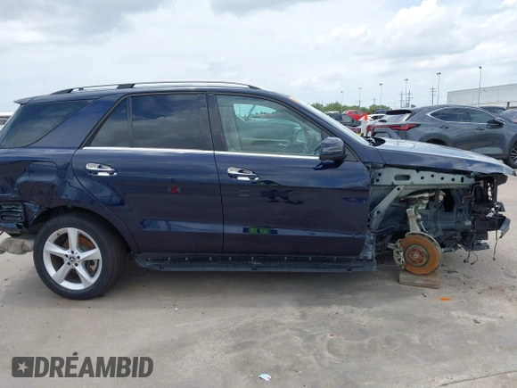 2018 Mercedes-Benz GLE 350 с VIN 4JGDA5HB1JB155692, выставлен на аукционе IAAI как лот 42463669 с пробегом 43 883 миль миль и . История ставок и продаж доступна на DreamBid. Изображение 14.