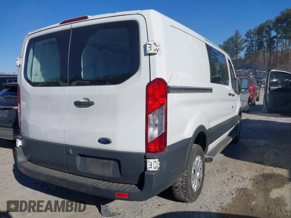 2017 Ford Transit z VIN 1FTYR1YM2HKB11090, wystawiony jako IAAI lot #41664444 z przebiegiem 82 959 mil mil oraz . Historia ofert i sprzedaży dostępna na DreamBid. Obrazek 4.