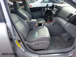 2008 Toyota Highlander Limited with VIN JTEES42A582037201, listed as a IAAI auction lot 41610521 with 222,888 mi miles. Bid and sale history available at carsss.com. Image 5.