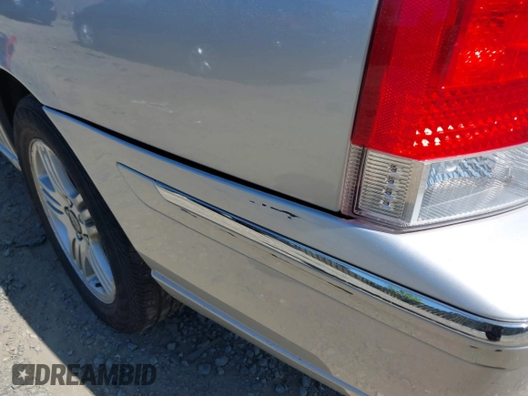 2006 Volvo V70 2.5L Turbo with VIN YV1SW592062557300, listed as a IAAI auction lot 42186688 with 206,502 mi miles and . Bid and sale history available at DreamBid. Image 13.