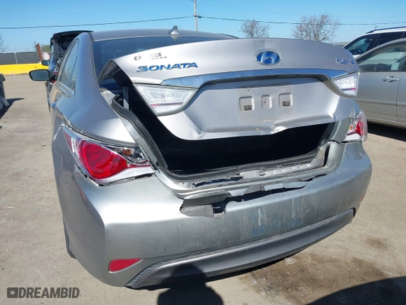 2013 Hyundai Sonata Hybrid Limited with VIN KMHEC4A4XDA096060, listed as a IAAI auction lot 41670337 with 159,185 mi miles. Bid and sale history available at carsss.com. Image 6.