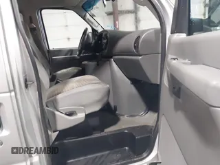 2004 Ford Econoline Passenger XL с VIN 1FBSS31S14HB03475, выставлен на аукционе IAAI как лот 40870748 с пробегом 201 423 миль миль и . История ставок и продаж доступна на DreamBid. Изображение 5.