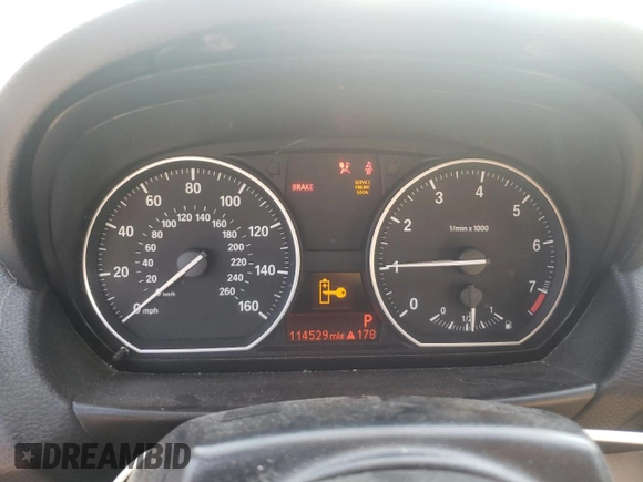 2013 BMW 1 Series 128i z VIN WBAUL7C50DVU09856, wystawiony jako Copart lot #62916024 z przebiegiem 114 529 mil mil oraz Szkoda całkowita • Salvage title. Historia ofert i sprzedaży dostępna na DreamBid. Obrazek 9.