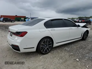 2022 BMW 7 Series 740i with VIN WBA7T2C00NCH30980, listed as a Copart auction lot 62214905 with 37,310 mi miles and Non repairable. Bid and sale history available at DreamBid. Image 3.