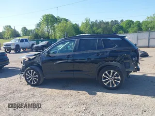 2024 Toyota Corolla Cross XLE z VIN 7MUDAAAG0RV080383, wystawiony jako IAAI lot #42032391 z przebiegiem 16 593 mil mil oraz . Historia ofert i sprzedaży dostępna na DreamBid. Obrazek 15.