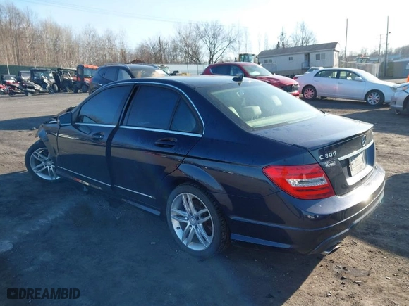 2014 Mercedes-Benz C-Class C 300 Sport with VIN WDDGF8ABXER319765, listed as a IAAI auction lot 41759219 with 117,637 mi miles. Bid and sale history available at carsss.com. Image 3.