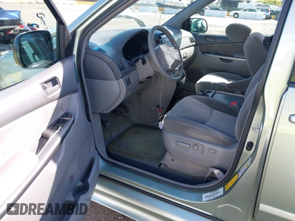 2008 Toyota Sienna CE with VIN 5TDZK23C28S158951, listed as a IAAI auction lot 41986003 with 67,696 mi miles. Bid and sale history available at carsss.com. Image 5.