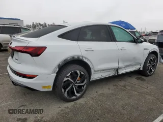 2023 Audi e-tron Sportback Premium Plus z VIN WA12ABGE1PB007387, wystawiony jako Copart lot #50734225 z przebiegiem 48 484 mil mil oraz Szkoda całkowita • Salvage title. Historia ofert i sprzedaży dostępna na DreamBid. Obrazek 3.