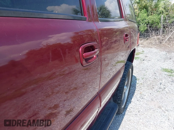 2003 Chevrolet Tahoe LT with VIN 1GNEC13Z93J234088, listed as a IAAI auction lot 42244167 with 183,070 mi miles and . Bid and sale history available at DreamBid. Image 6.