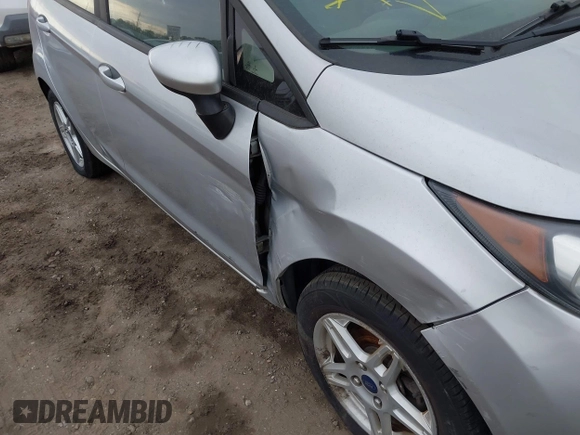 2018 Ford Fiesta SE with VIN 3FADP4EJ9JM127985, listed as a IAAI auction lot 41726193 with 999,999 mi miles. Bid and sale history available at carsss.com. Image 6.