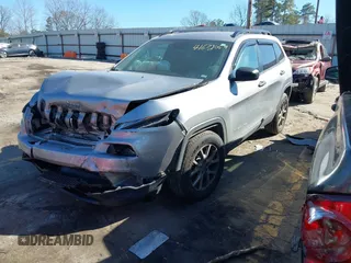 2017 Jeep Cherokee Altitude z VIN 1C4PJLASXHW649973, wystawiony jako IAAI lot #41672054 z przebiegiem 190 000 mil mil oraz . Historia ofert i sprzedaży dostępna na DreamBid. Obrazek 17.