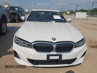 2025 BMW 3 Series 330i with VIN 3MW69CW03S8E96913, listed as a IAAI auction lot 41962302 with 13,154 mi miles and . Bid and sale history available at carsss.com. Image 12.