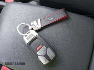 2019 Audi A4 Premium z VIN WAUGMAF45KN008083, wystawiony jako IAAI lot #41962385 z przebiegiem Nie podano mil oraz . Historia ofert i sprzedaży dostępna na DreamBid. Obrazek 11.