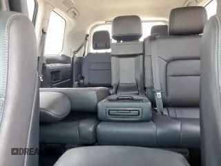 2017 Toyota Land Cruiser z VIN JTMCY7AJ5H4059121, wystawiony jako Copart lot #56700325 z przebiegiem 190 603 mil mil oraz Tytuł czysty. Historia ofert i sprzedaży dostępna na DreamBid. Obrazek 10.