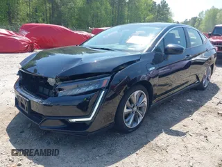 2018 Honda Clarity Plug-In Hybrid Touring with VIN JHMZC5F33JC011358, listed as a IAAI auction lot 42010720 with 61,366 mi miles. Bid and sale history available at carsss.com. Image 17.
