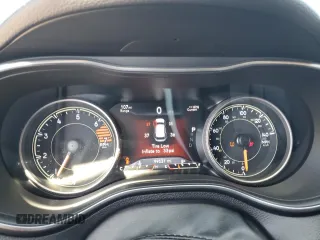 2019 Jeep Cherokee Limited z VIN 1C4PJLDB8KD439144, wystawiony jako Copart lot #52610545 z przebiegiem 99 531 mil mil oraz Szkoda całkowita • Salvage title. Historia ofert i sprzedaży dostępna na DreamBid. Obrazek 9.
