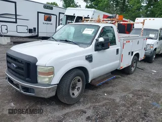 2008 Ford F-350 z VIN 1FDSF30508EB94334, wystawiony jako IAAI lot #42244786 z przebiegiem 279 572 mil mil oraz . Historia ofert i sprzedaży dostępna na DreamBid. Obrazek 2.