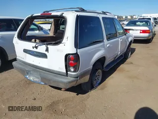 2000 Ford Explorer XLT с VIN 1FMZU63P8YZB84601, выставлен на аукционе IAAI как лот 41340435 с пробегом 132 511 миль миль и . История ставок и продаж доступна на DreamBid. Изображение 4.