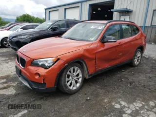 2014 BMW X1 xDrive28i z VIN WBAVL1C52EVY18461, wystawiony jako Copart lot #56638825 z przebiegiem 162 499 mil mil oraz Szkody całkowita. Historia ofert i sprzedaży dostępna na DreamBid. Obrazek 1.