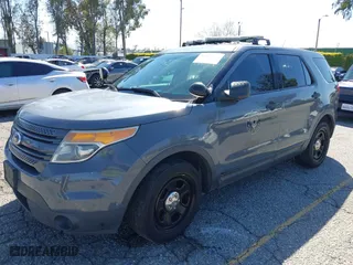2015 Ford Utility Police Interceptor with VIN 1FM5K8AR9FGB41284, listed as a IAAI auction lot 41752288 with NaN miles. Bid and sale history available at carsss.com. Image 17.