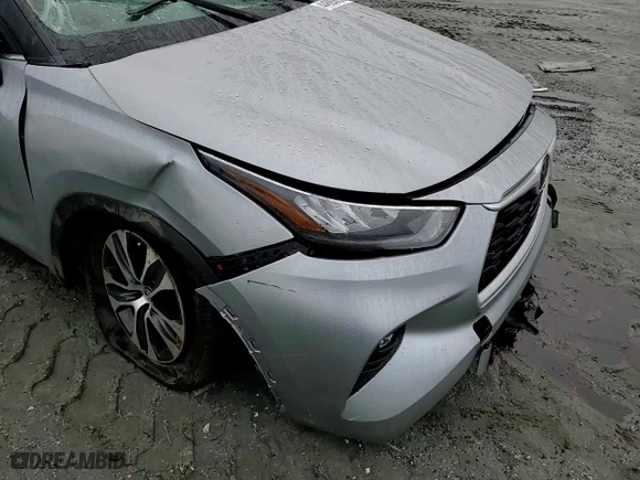 2020 Toyota Highlander XLE with VIN 5TDGZRAH4LS507952, listed as a Copart auction lot 44690655 with 98,567 mi miles and Salvage Title. Bid and sale history available at carsss.com. Image 11.