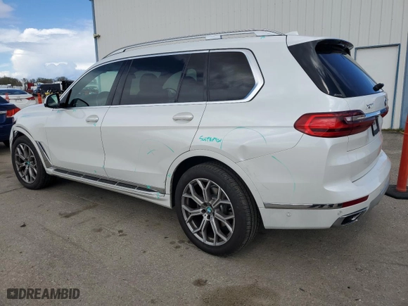 2021 BMW X7 xDrive40i with VIN 5UXCW2C00M9F64057, listed as a Copart auction lot 51298195 with 67,097 mi miles and Salvage Title. Bid and sale history available at carsss.com. Image 2.