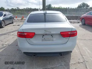 2017 Jaguar XE 25t Prestige z VIN SAJAE4BG5HA951325, wystawiony jako IAAI lot #42460703 z przebiegiem 116 318 mil mil oraz . Historia ofert i sprzedaży dostępna na DreamBid. Obrazek 16.