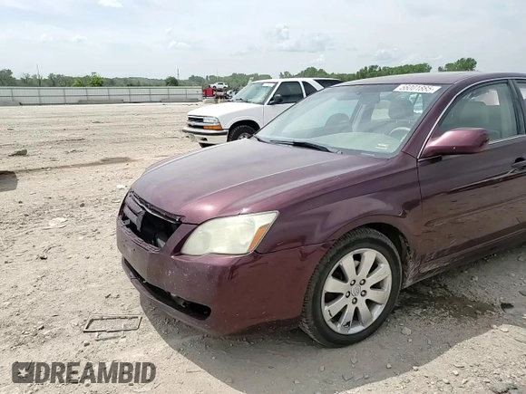 2006 Toyota Avalon XL z VIN 4T1BK36B46U104789, wystawiony jako Copart lot #56001885 z przebiegiem 427 702 mil mil oraz Szkoda całkowita • Salvage title. Historia ofert i sprzedaży dostępna na DreamBid. Obrazek 13.