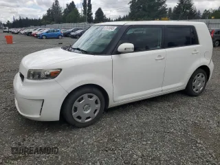 2008 Scion xB z VIN JTLKE50E981026996, wystawiony jako Copart lot #57676945 z przebiegiem 223 038 mil mil oraz Szkody całkowita. Historia ofert i sprzedaży dostępna na DreamBid. Obrazek 1.