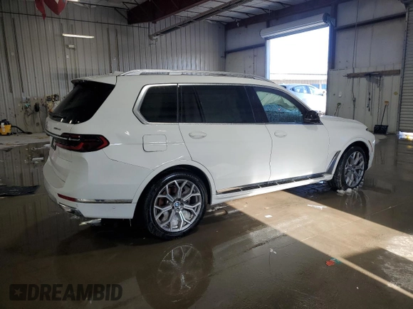 2024 BMW X7 xDrive40i with VIN 5UX23EM04R9S48041, listed as a Copart auction lot 45859435 with 0 mi miles and Salvage Title. Bid and sale history available at carsss.com. Image 3.