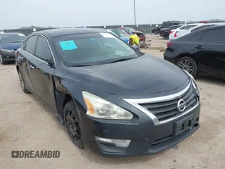2013 Nissan Altima 2.5 S with VIN 1N4AL3AP5DN416696, listed as a IAAI auction lot 41786541 with 228,482 mi miles. Bid and sale history available at carsss.com. Image 1.