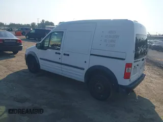 2011 Ford Transit Connect XL z VIN NM0LS7CN3BT069318, wystawiony jako IAAI lot #42818813 z przebiegiem 252 085 mil mil oraz . Historia ofert i sprzedaży dostępna na DreamBid. Obrazek 3.