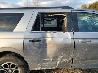 2022 Ford Expedition Max XLT z VIN 1FMJK1HT4NEA58816, wystawiony jako Copart lot #42107025 z przebiegiem 38 849 mil mil oraz Szkoda całkowita • Salvage title. Historia ofert i sprzedaży dostępna na DreamBid. Obrazek 11.