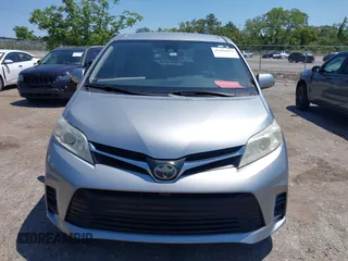 2018 Toyota Sienna LE Auto Access Seat with VIN 5TDKZ3DC0JS940186, listed as a IAAI auction lot 41991827 with 80,071 mi miles and . Bid and sale history available at DreamBid. Image 13.