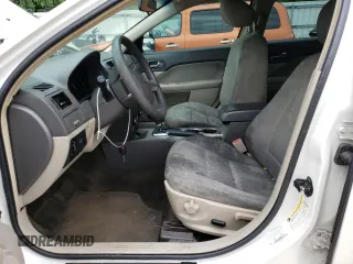 2010 Ford Fusion SE with VIN 3FAHP0HG0AR430215, listed as a Copart auction lot 68219033 with 215,228 mi miles and Non Repairable. Bid and sale history available at DreamBid. Image 7.