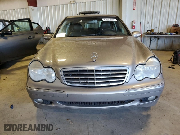 2004 Mercedes-Benz C 320 with VIN WDBRF64J24F547073, listed as a Copart auction lot 83461944 with 98,420 mi miles and Salvage Title. Bid and sale history available at DreamBid. Image 5.