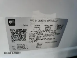 2023 Chevrolet Traverse LS z VIN 1GNERFKW3PJ256533, wystawiony jako Copart lot #81141984 z przebiegiem 12 213 mil mil oraz Szkoda całkowita • Salvage title. Historia ofert i sprzedaży dostępna na DreamBid. Obrazek 14.