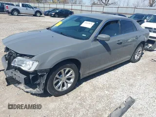 2019 Chrysler 300 Touring with VIN 2C3CCAAG0KH564997, listed as a IAAI auction lot 41852876 with 39,219 mi miles. Bid and sale history available at carsss.com. Image 2.