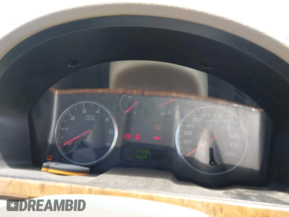2005 Ford Five Hundred SEL z VIN 1FAFP241X5G118341, wystawiony jako IAAI lot #42012730 z przebiegiem Nie podano mil oraz . Historia ofert i sprzedaży dostępna na DreamBid. Obrazek 7.