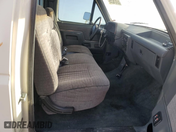 1991 Ford F-150 z VIN 1FTDF15N0MLA02510, wystawiony jako Copart lot #57076235 z przebiegiem 48 260 mil mil oraz Czysty tytuł • Clean title. Historia ofert i sprzedaży dostępna na DreamBid. Obrazek 10.